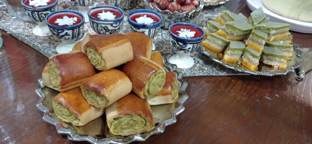 سوغات قزوین چی بخریم؟ نان نازک یا باقلوا؟